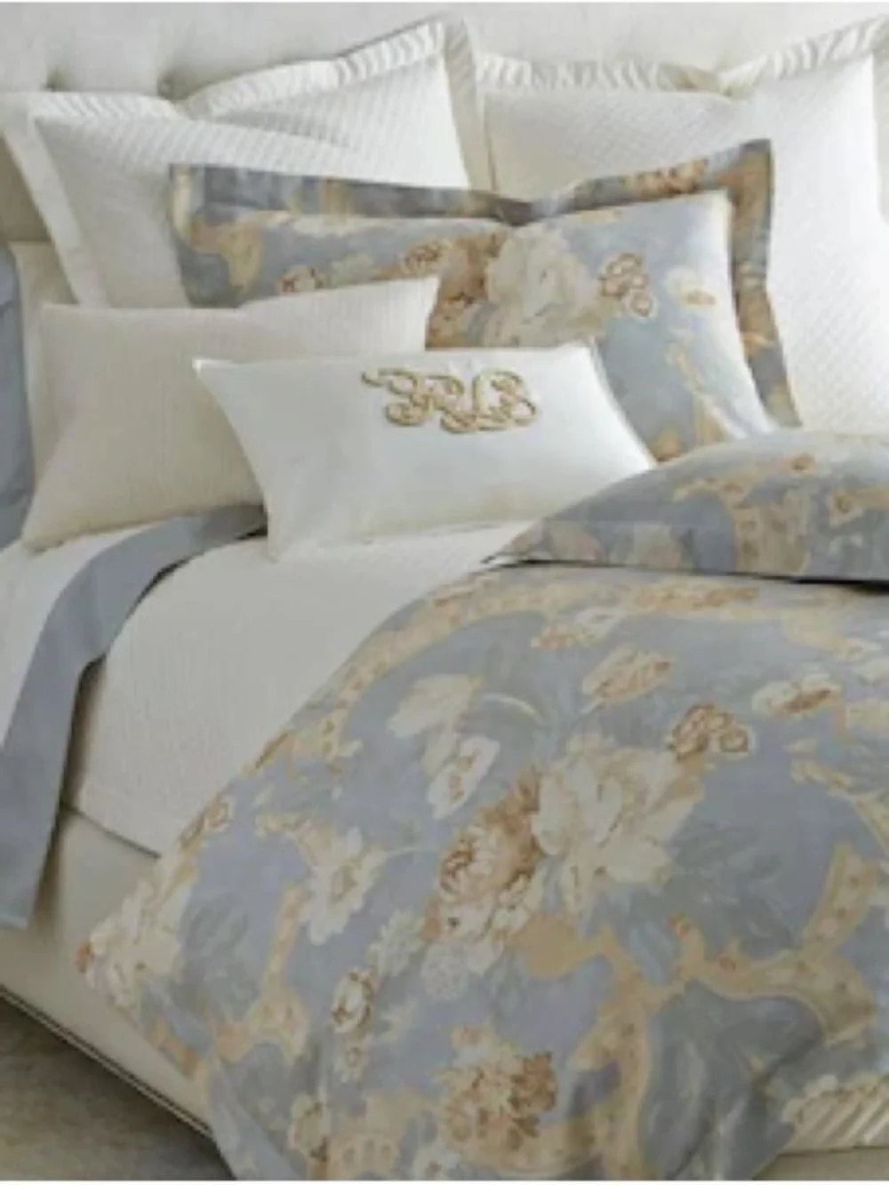A Set of Two Ralph Lauren Hathersage Floral King Shams in a Woven Cotton